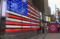 Economia dos EUA cresceu mais do que o esperado no fim de 2017