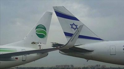 Dos aviones comerciales colisionan levemente en Tel Aviv
