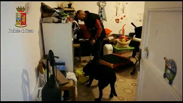 İtalya'da terör operasyonu: 5 gözaltı İtalya'da terör operasyonu: 5 gözaltı