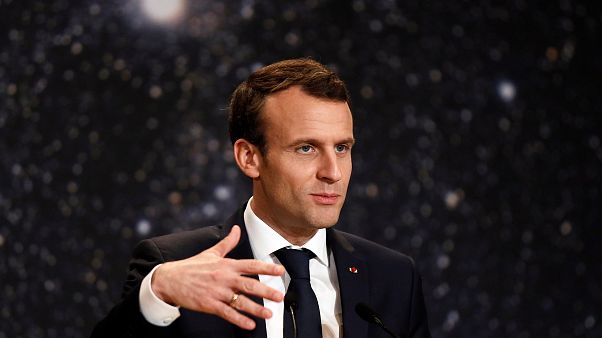 Macron affiche son soutien aux Kurdes syriens Macron affiche son soutien aux Kurdes syriens
