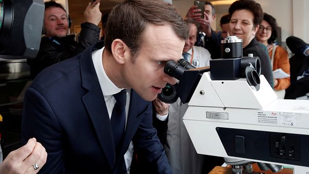 Macron annuncia: "Sostegno francese ai curdi in Siria" Macron annuncia: "Sostegno francese ai curdi in Siria"