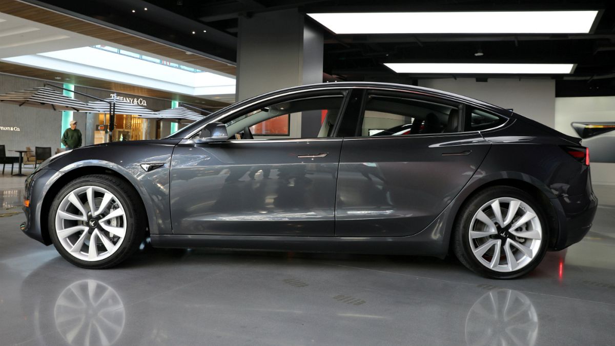 Tesla 123 bin aracını geri çağırdı
