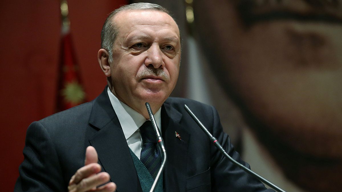 "Verrückte Dinge": Erdogan droht Macron nach Treffen mit Kurden