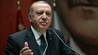 "Verrückte Dinge": Erdogan droht Macron nach Treffen mit Kurden