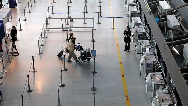 Greves deixam passageiros em terra Greves deixam passageiros em terra