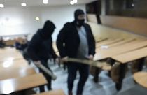 Überfall durch Schlägertrupp heizt Proteste der Studenten an