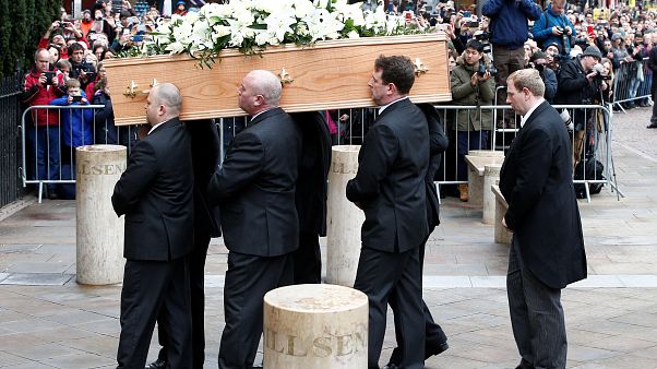 Κηδεύτηκε στο Κέιμπριτζ ο Στίβεν Χόκινγκ Κηδεύτηκε στο Κέιμπριτζ ο Στίβεν Χόκινγκ