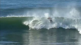 Surf: Fanning supera il turno nell'ultima gara in carriera