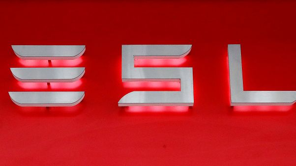 Σε αυτόματο πιλότο το Tesla που τράκαρε στην Καλιφόρνια Σε αυτόματο πιλότο το Tesla που τράκαρε στην Καλιφόρνια