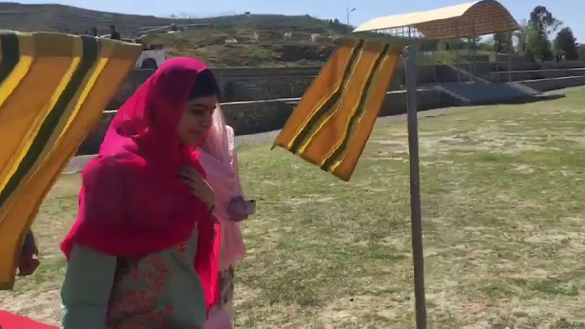 Malala Yousafzai zum ersten Mal seit dem Attentat in der Heimat 