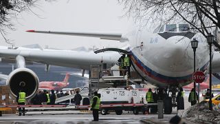 وصول عشرات الدبلوماسيين الروس المطرودين من الولايات المتحدة إلى موسكو