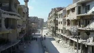 نشر فيديو يظهر حجم الدمار بالغوطة وبدء انسحاب المعارضة من دوما