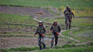 مقتل 16 شخصا في معارك بالأسلحة النارية مع قوات الأمن الهندية جنوب كشمير