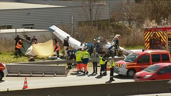 Dois mortos em acidente com avião em França Dois mortos em acidente com avião em França