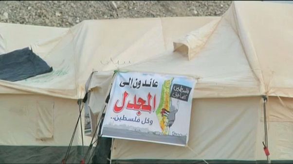 الفلسطينيون ومسيرة العودة الكبرى: خيامنا قد نُصبت "وأجراس العودة فلتُقرع" الفلسطينيون ومسيرة العودة الكبرى: خيامنا قد نُصبت "وأجراس العودة فلتُقرع"