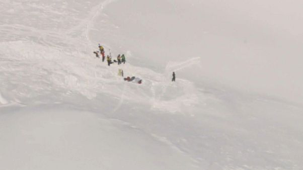 Mueren tres españoles tras una avalancha de nieve en Suiza Mueren tres españoles tras una avalancha de nieve en Suiza
