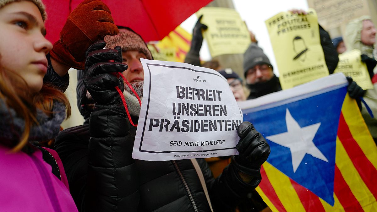 "Free Puigdemont": Hunderte demonstrieren in Berlin