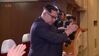 زعيم كوريا الشمالية يحضر حفلا لمغني من كوريا الجنوبية