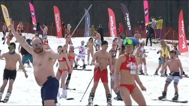 Sotschi: Mit Badeanzug und Skiern auf Weltrekordjagd Sotschi: Mit Badeanzug und Skiern auf Weltrekordjagd