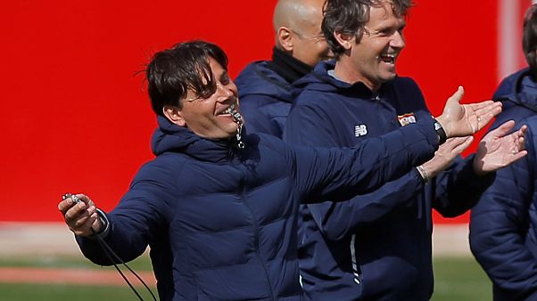 Vincenzo Montella durante el entrenamiento del Sevilla Vincenzo Montella durante el entrenamiento del Sevilla