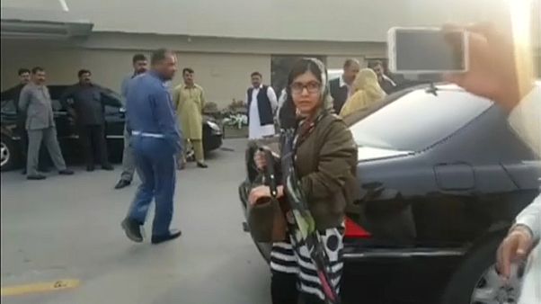 Malala conclui visita ao país natal Malala conclui visita ao país natal