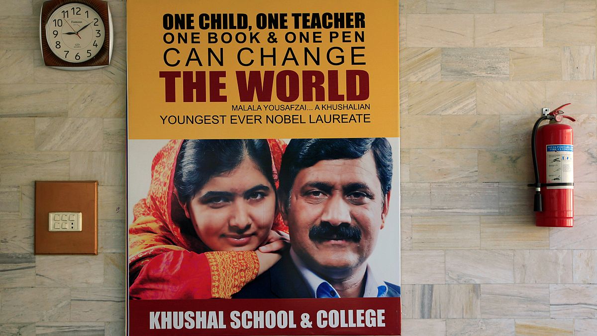 Η Μαλάλα φεύγει από το Πακιστάν ως ηρωίδα 