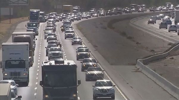 Trump to relax fuel efficiency targets in cars Trump to relax fuel efficiency targets in cars