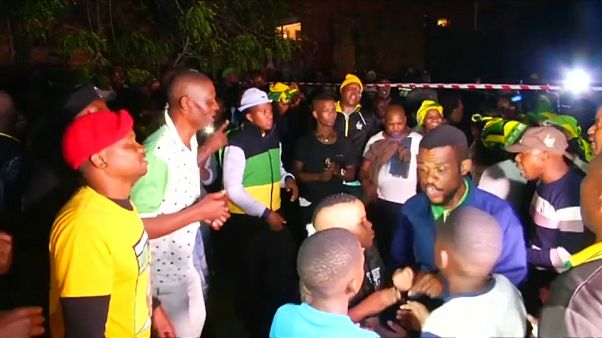 Il Sud Africa rende omaggio a Winnie Mandela, la madre controversa della nazione Il Sud Africa rende omaggio a Winnie Mandela, la madre controversa della nazione