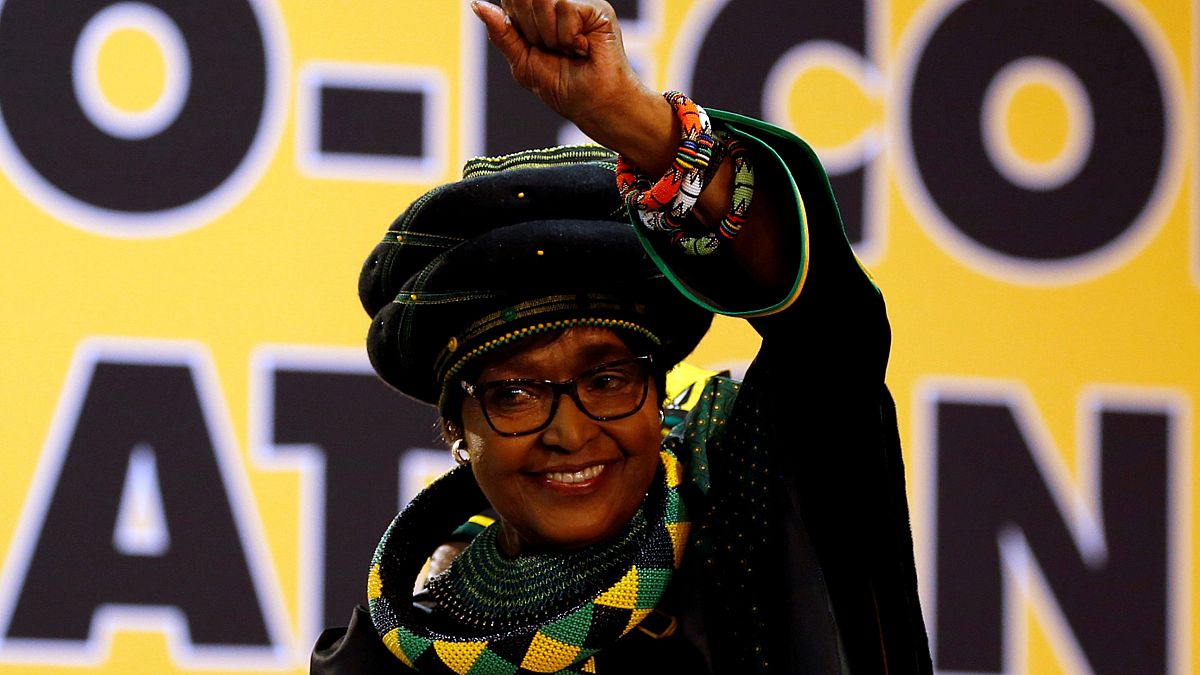 Nelson Mandela'nın eski eşi Winnie Mandela hayatını kaybetti