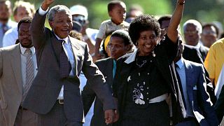 Nelson Mandela e a esposa Winnie, quando foi libertado em fevereiro de 1990