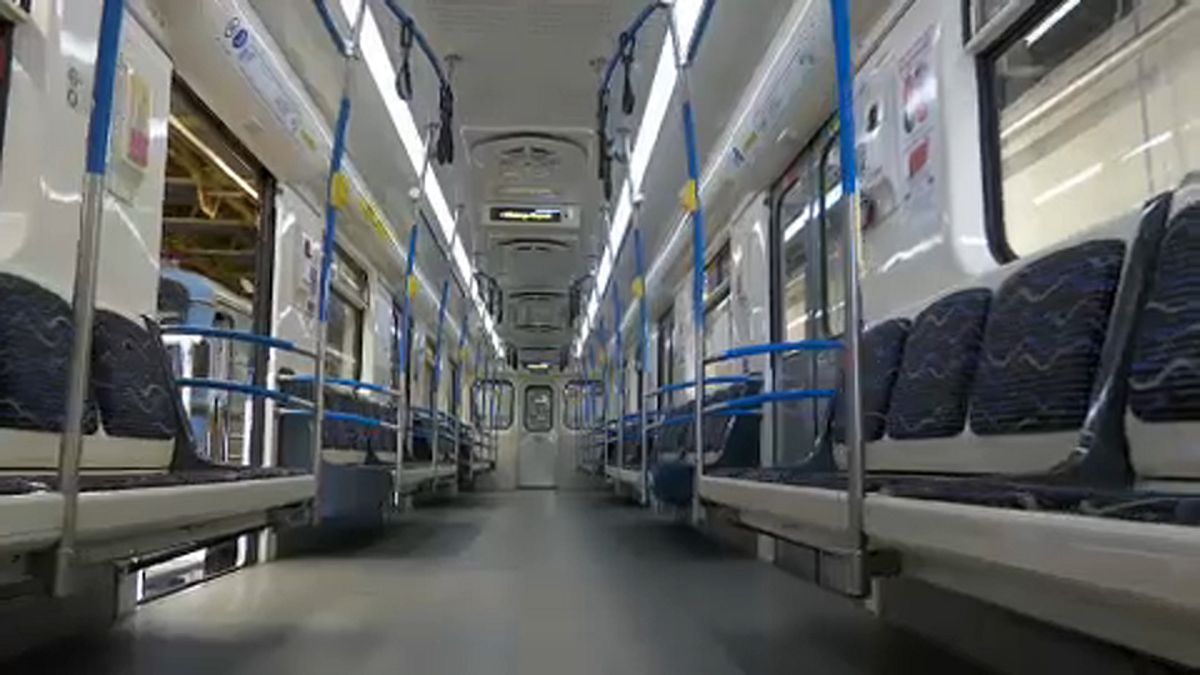 Nincs több elfüstölő, ősrégi szerelvény a budapesti 3-as metró vonalán