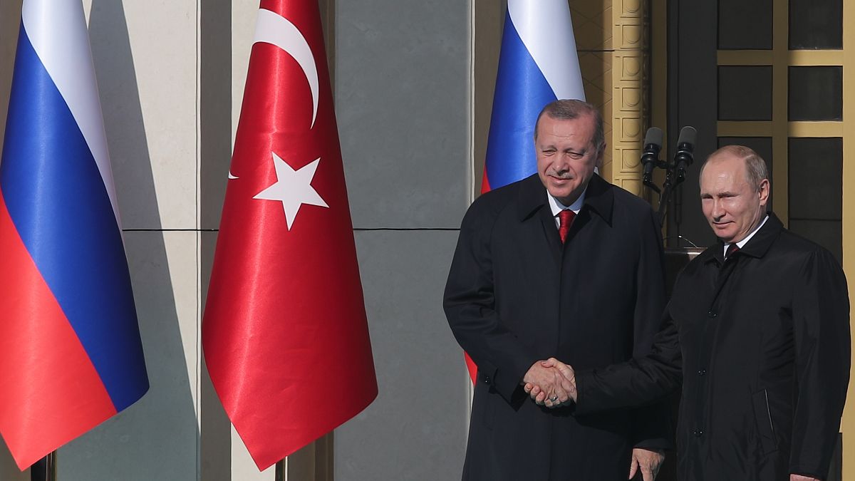 الرئيسان، الروسي فلاديمير بوتين (يمين) والتركي رجب طيب إردوغان 