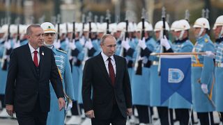 الرئيسان، الروسي فلاديمير بوتين (يمين) والتركي رجب طيب إردوغان