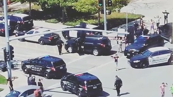 ΗΠΑ: Πυροβολισμοί στο κτίριο του YouTube - Τουλάχιστον 3 τραυματίες - Νεκρή η δράστης ΗΠΑ: Πυροβολισμοί στο κτίριο του YouTube - Τουλάχιστον 3 τραυματίες - Νεκρή η δράστης