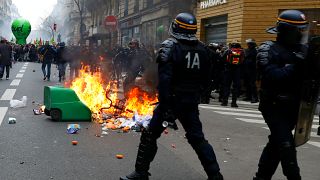 Fransa: Macron'un grevcilere karşı ilk sınavı