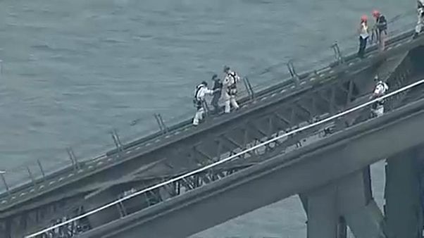 Húsz kilométeres dugót okozott egy férfi Sydney-ben Húsz kilométeres dugót okozott egy férfi Sydney-ben