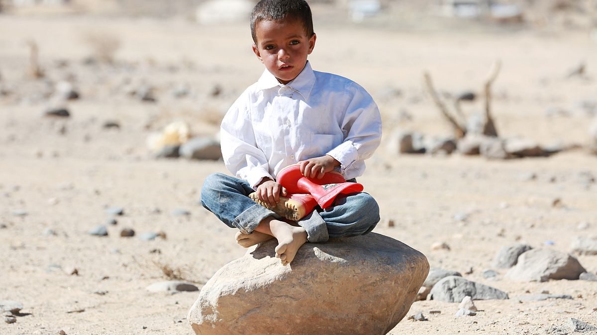 طفل يمني في مخيم