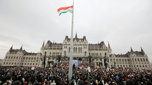 Elections hongroises : "l'illibéral" Orbán en position de force Elections hongroises : "l'illibéral" Orbán en position de force
