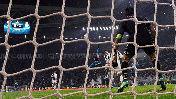 O momento de ronaldo que deixou Buffon pregado no relvado O momento de ronaldo que deixou Buffon pregado no relvado