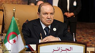 الإطاحة بأربعة وزراء في الجزائر