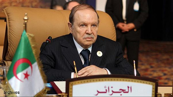 الإطاحة بأربعة وزراء في الجزائر الإطاحة بأربعة وزراء في الجزائر
