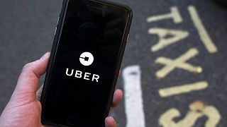 H Uber αναστέλλει την βασική της δραστηριότητα στην Ελλάδα