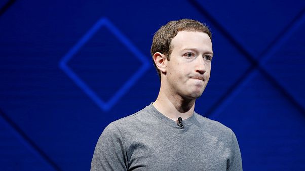 Zuckerberg cerca di salvare la faccia Zuckerberg cerca di salvare la faccia