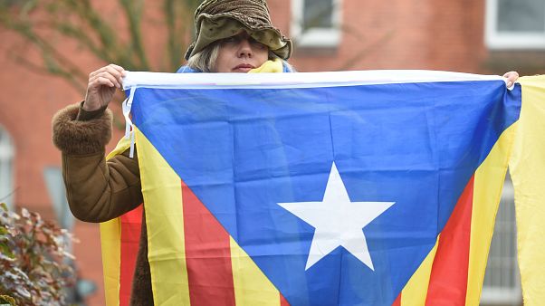 Katalanischer Ex-Regierungschef Carles Puigdemont kommt unter Auflagen frei Katalanischer Ex-Regierungschef Carles Puigdemont kommt unter Auflagen frei