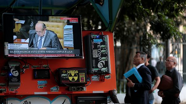 Βραζιλία: Δικαστική εντολή για την σύλληψη του Λούλα ντα Σίλβα Βραζιλία: Δικαστική εντολή για την σύλληψη του Λούλα ντα Σίλβα