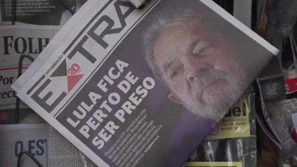 Mandato di arresto per Lula: "Deve costituirsi entro venerdì" Mandato di arresto per Lula: "Deve costituirsi entro venerdì"