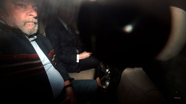 Εκπνέει η διορία που έχει δοθεί στον Λούλα ντα Σίλβα για να παραδοθεί Εκπνέει η διορία που έχει δοθεί στον Λούλα ντα Σίλβα για να παραδοθεί