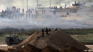 وفاة مصاب في غزة يرفع عدد القتلى الفلسطينيين إلى 20