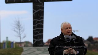 رهبر حزب حاکم لهستان از مجارها خواست به ویکتور اوربان رای بدهند