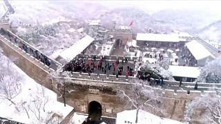 الثلج فوق سور الصين العظيم
